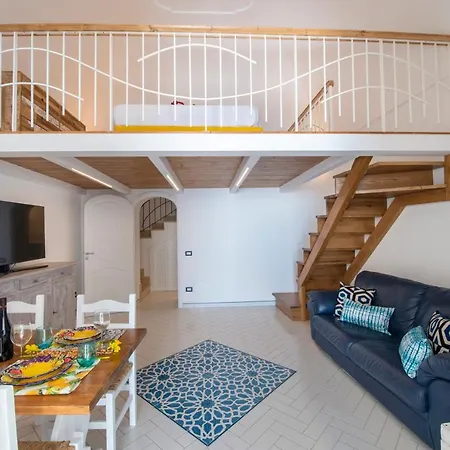 Le Ali Sul Mare,near Elevator, Few Steps,parking Holiday home