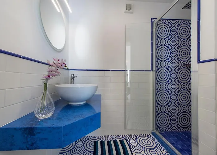 Le Ali Sul Mare,near Elevator, Few Steps,parking Feriehus *