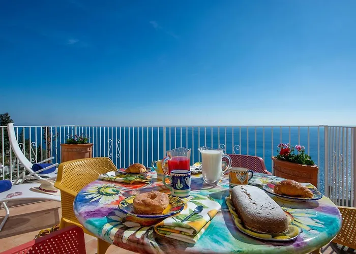 Le Ali Sul Mare,near Elevator, Few Steps,parking Vakantiehuis *